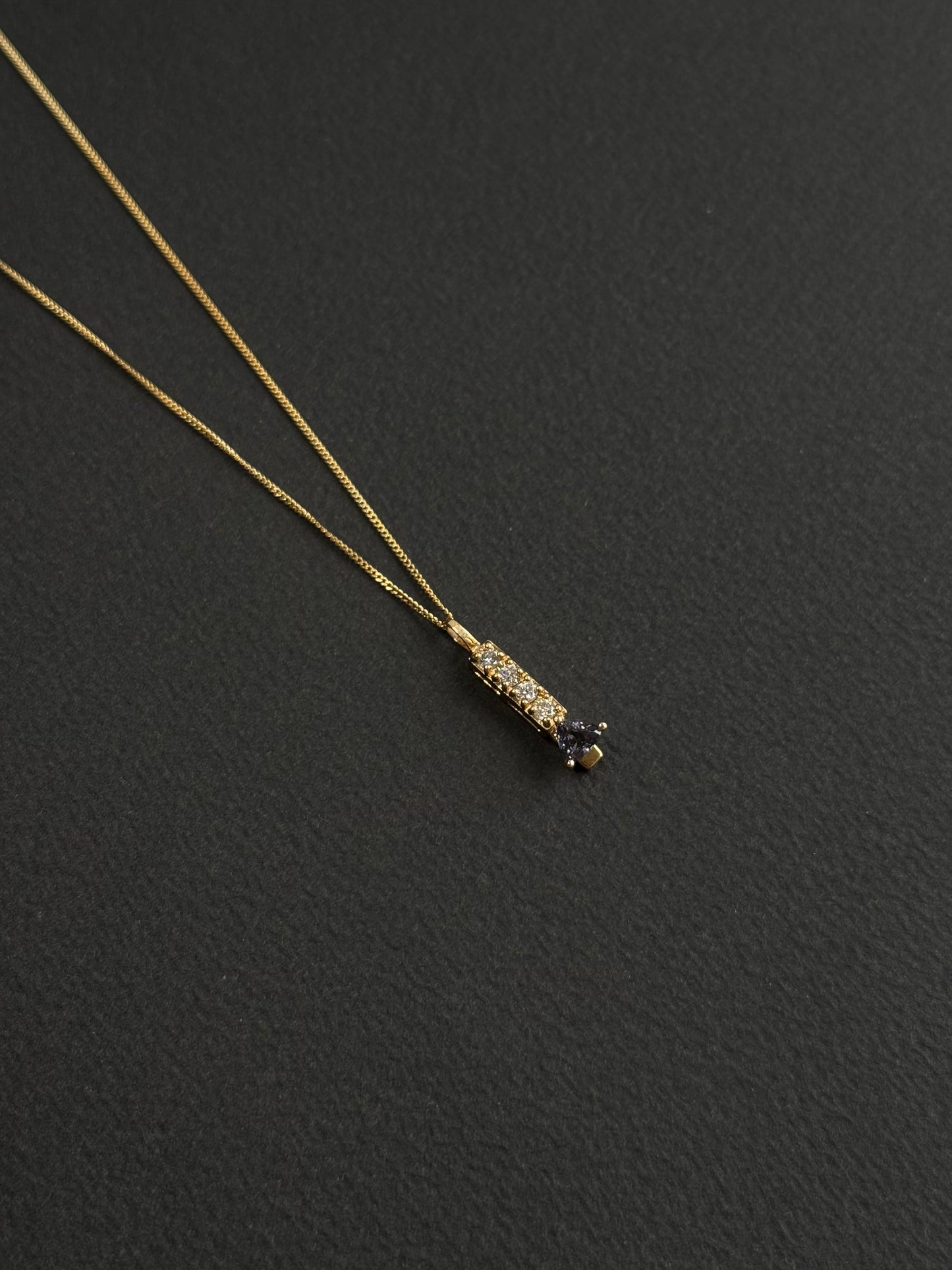 Collier en or jaune 9K Diamants et Spinelle